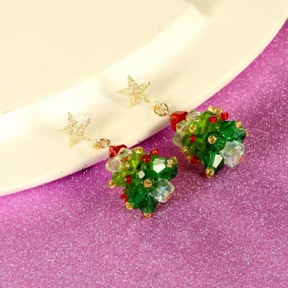 Beaded Christmas Tree Earrings - Picture 5 of 6